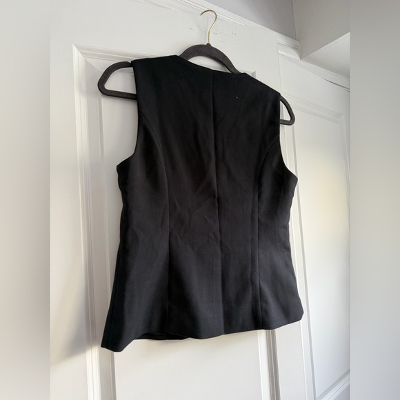 A&F Zip Up Vest - Picture 3 of 4